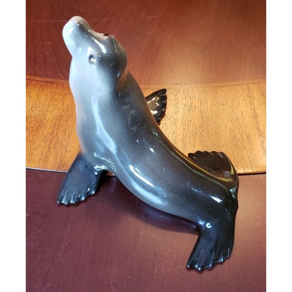 Vintage Lomonosov USSR, Russia - Lomonosov Ceramic Seal,  5" X 5 .5" Black/Gray